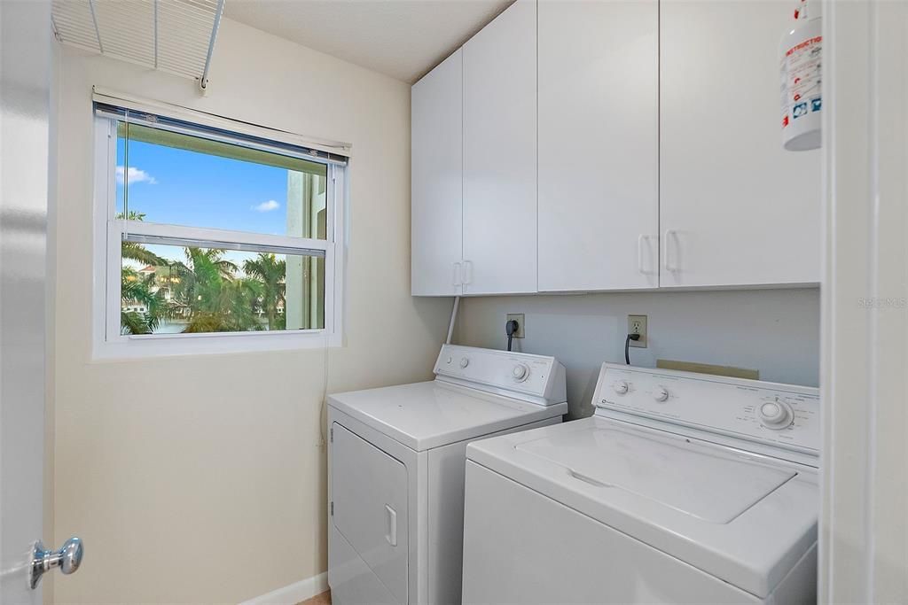 Active With Contract: $525,000 (2 beds, 2 baths, 1080 Square Feet)