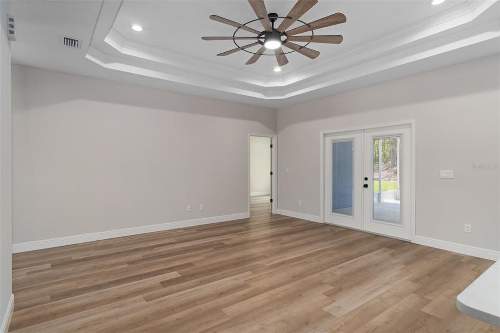 Active With Contract: $368,500 (3 beds, 2 baths, 1729 Square Feet)