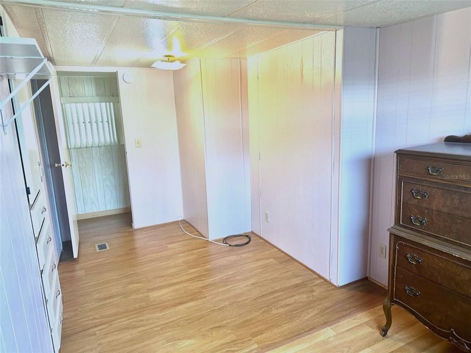 For Sale: $109,000 (2 beds, 2 baths, 672 Square Feet)