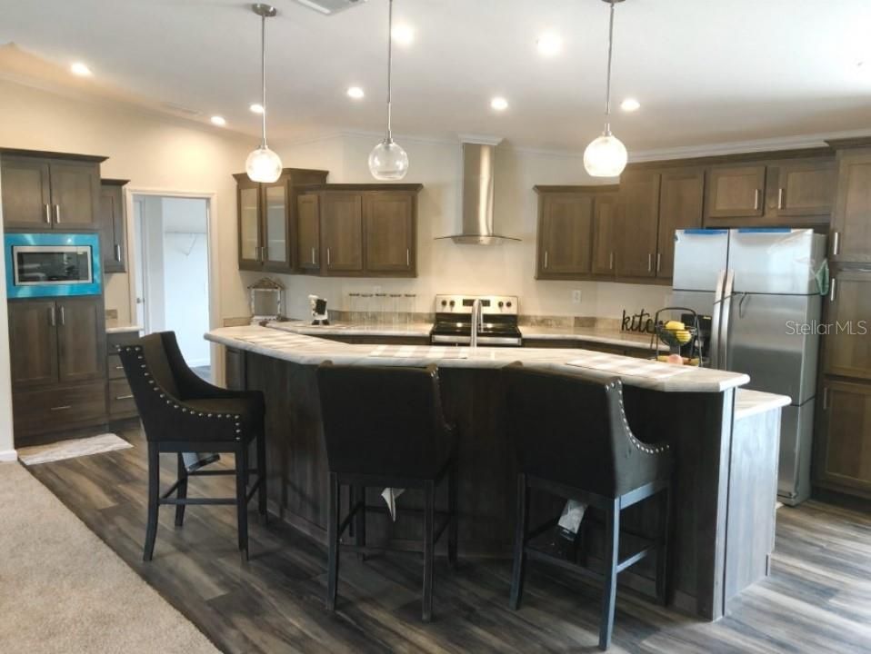 Recently Sold: $338,000 (3 beds, 2 baths, 1698 Square Feet)