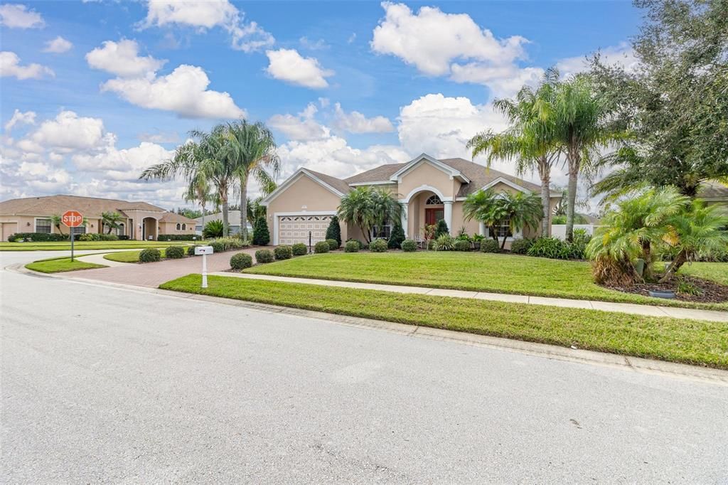 Recently Sold: $549,999 (4 beds, 3 baths, 2501 Square Feet)