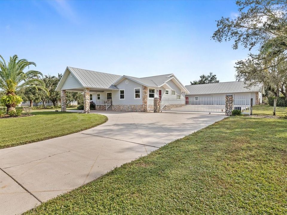 For Sale: $795,000 (3 beds, 3 baths, 2346 Square Feet)