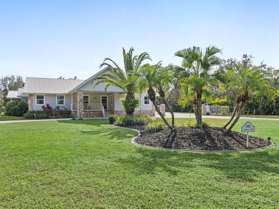 For Sale: $795,000 (3 beds, 3 baths, 2346 Square Feet)