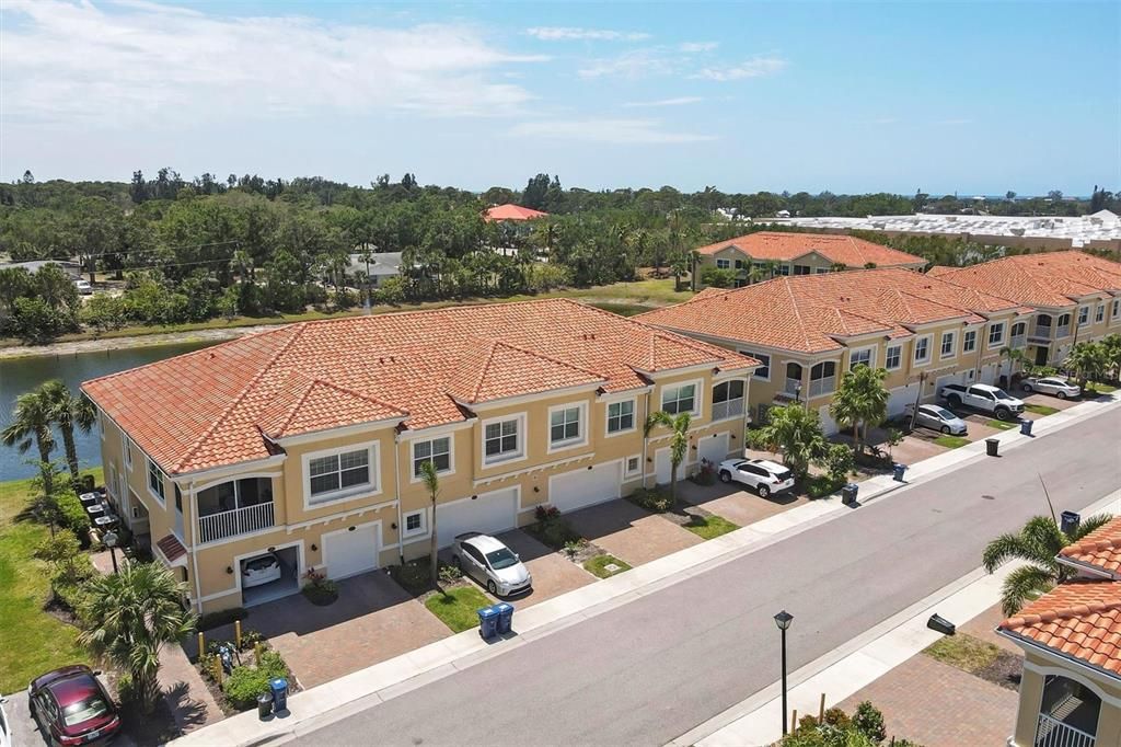 Recently Rented: $2,600 (2 beds, 2 baths, 1574 Square Feet)