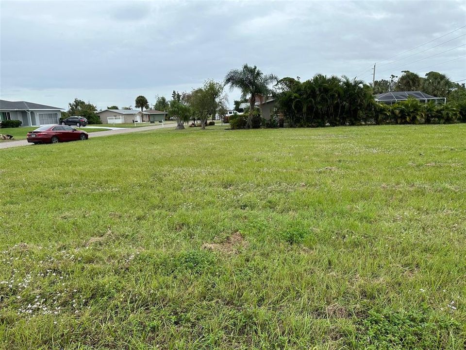 待售: $29,900 (0.30 acres)