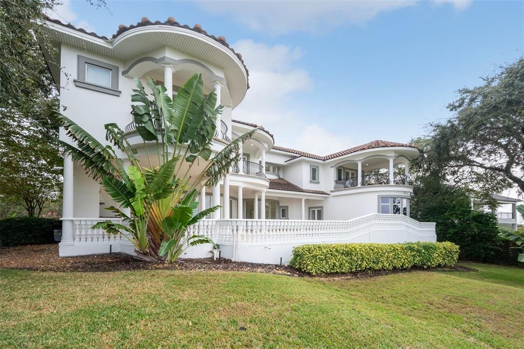 Recently Sold: $3,300,000 (6 beds, 6 baths, 6017 Square Feet)