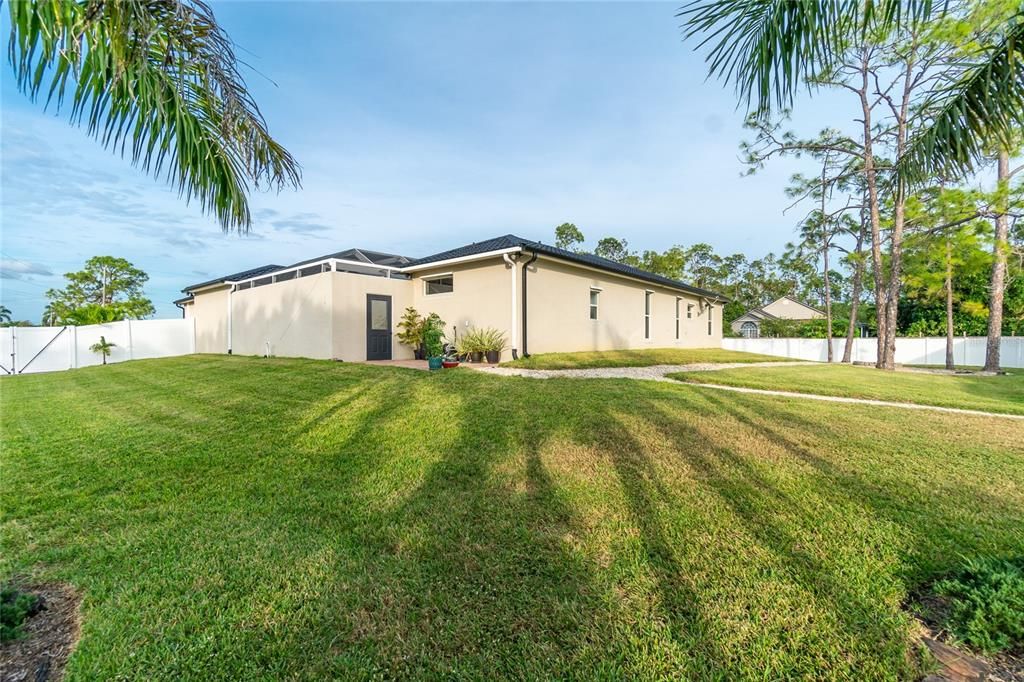 Recently Sold: $789,500 (3 beds, 2 baths, 2296 Square Feet)