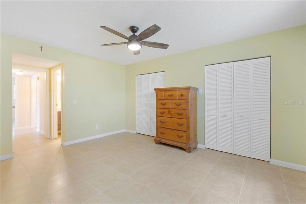Active With Contract: $149,900 (2 beds, 2 baths, 1134 Square Feet)