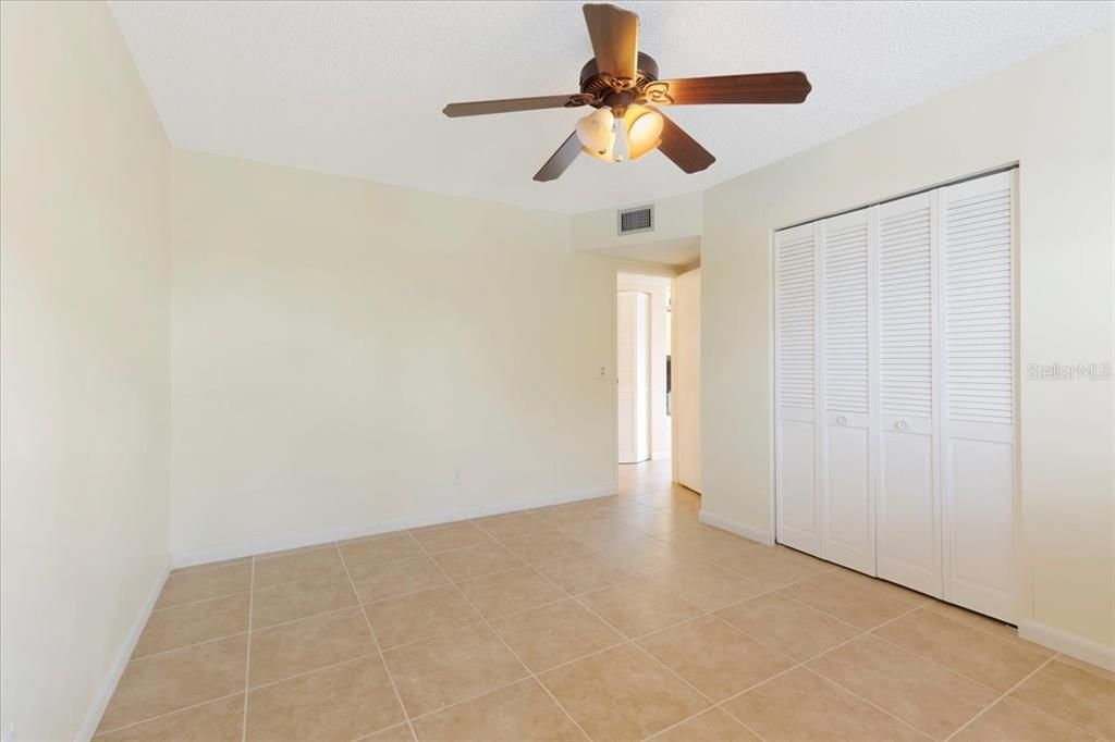 Active With Contract: $149,900 (2 beds, 2 baths, 1134 Square Feet)