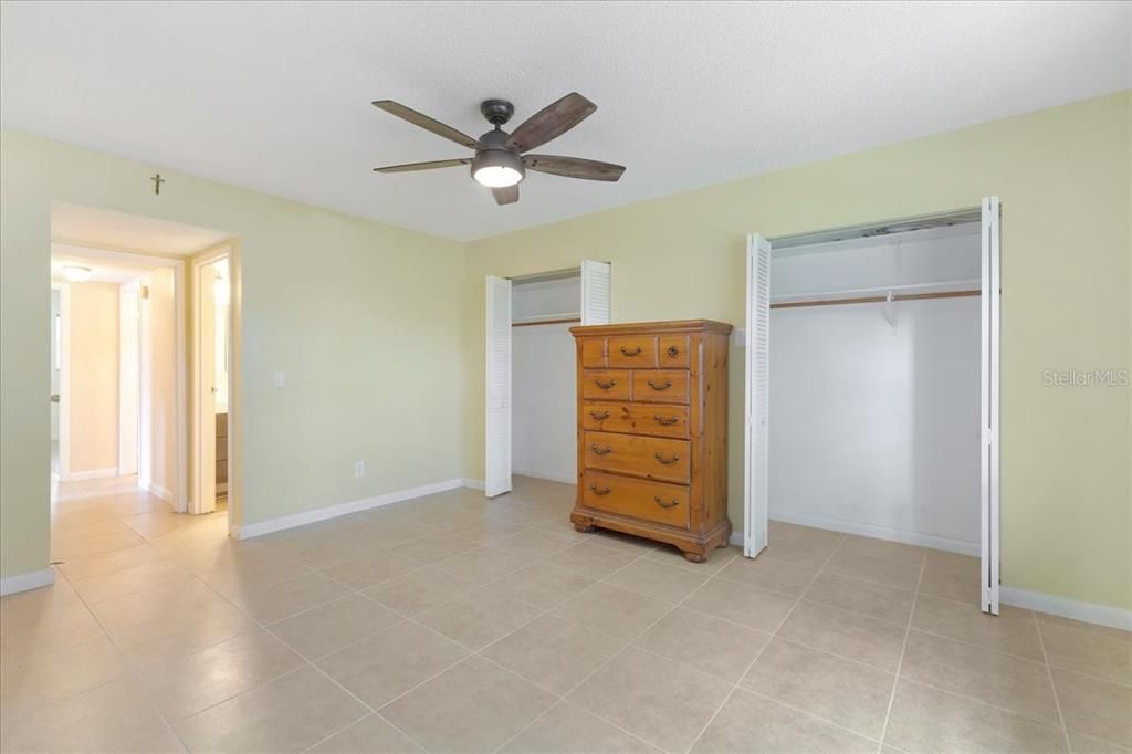 Active With Contract: $149,900 (2 beds, 2 baths, 1134 Square Feet)