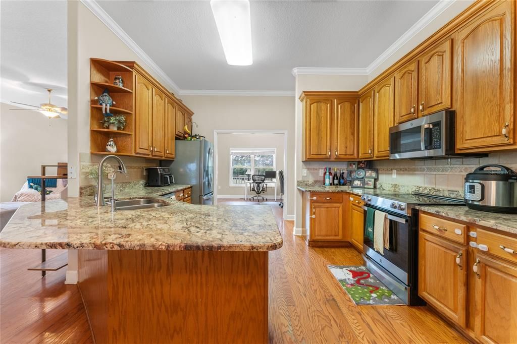 Quartz countertops & Stainless steel appliances