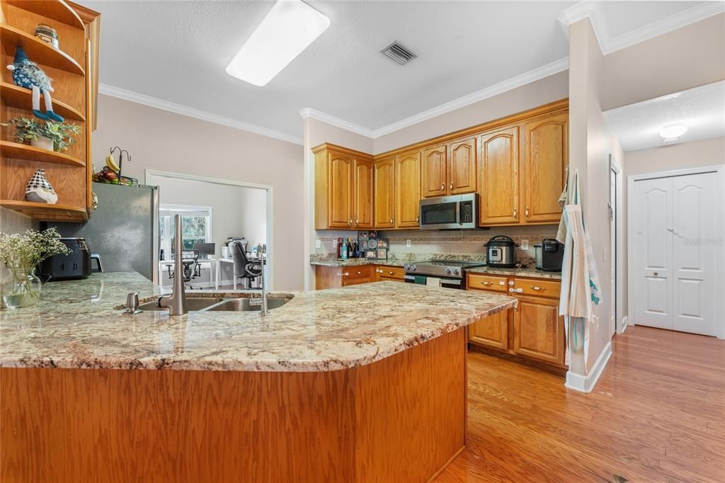 Breakfast bar area & large double sink