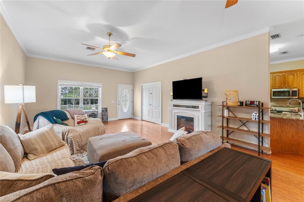 Large Open Living Room Space with 10' Ceilings