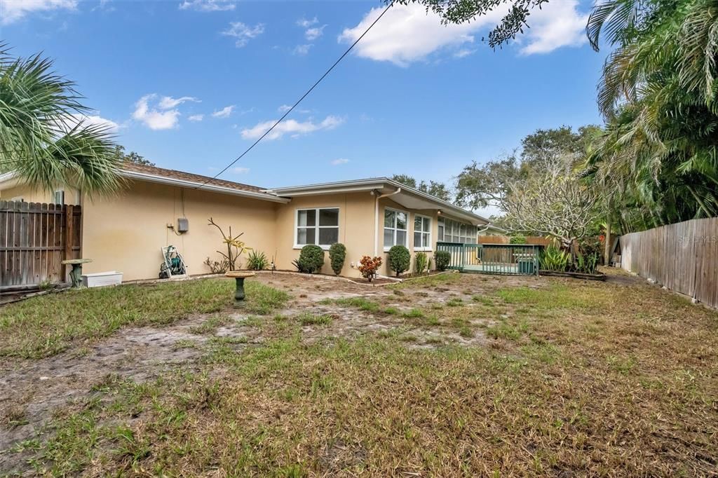 Recently Sold: $375,000 (2 beds, 2 baths, 1505 Square Feet)