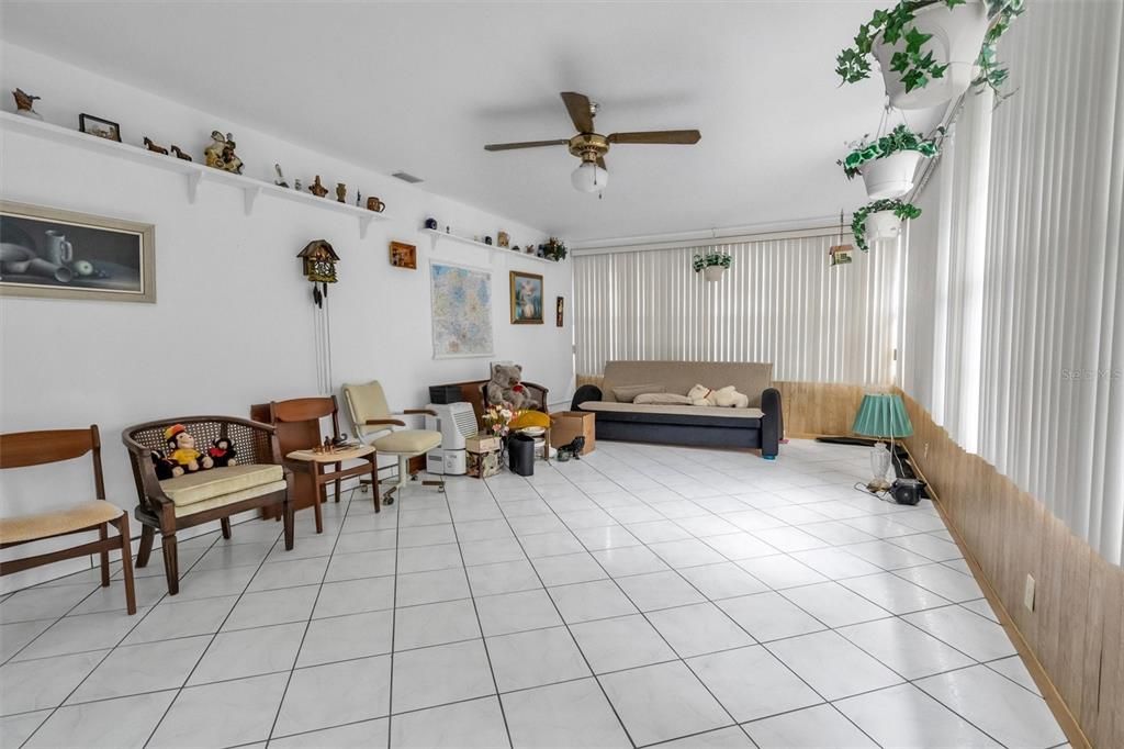 Recently Sold: $375,000 (2 beds, 2 baths, 1505 Square Feet)