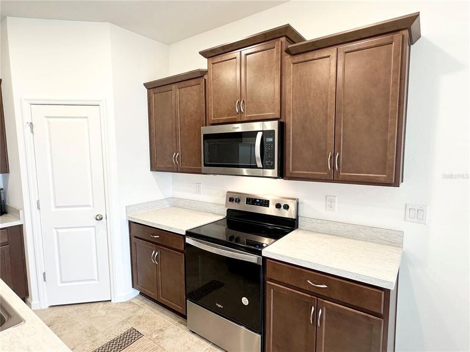 Active With Contract: $2,196 (4 beds, 2 baths, 1938 Square Feet)