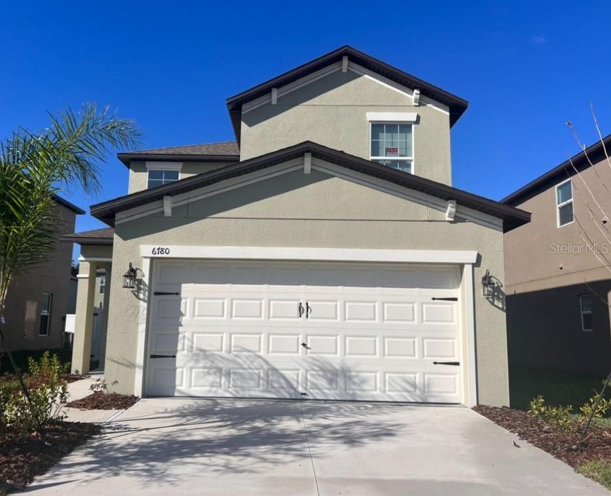 Recently Rented: $2,450 (3 beds, 2 baths, 1528 Square Feet)