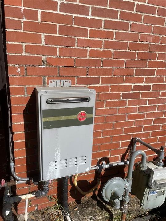 Tankless HWH and Natural Gas Meter
