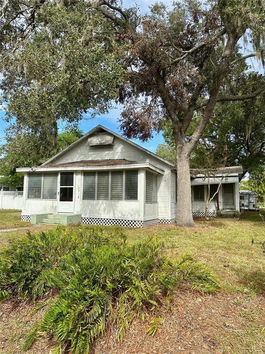 Vendido Recientemente: $325,000 (3 camas, 2 baños, 1804 Pies cuadrados)