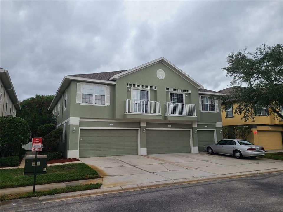 Recently Rented: $1,975 (3 beds, 2 baths, 1686 Square Feet)