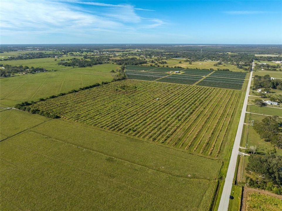 На продажу: $885,000 (40.00 acres)