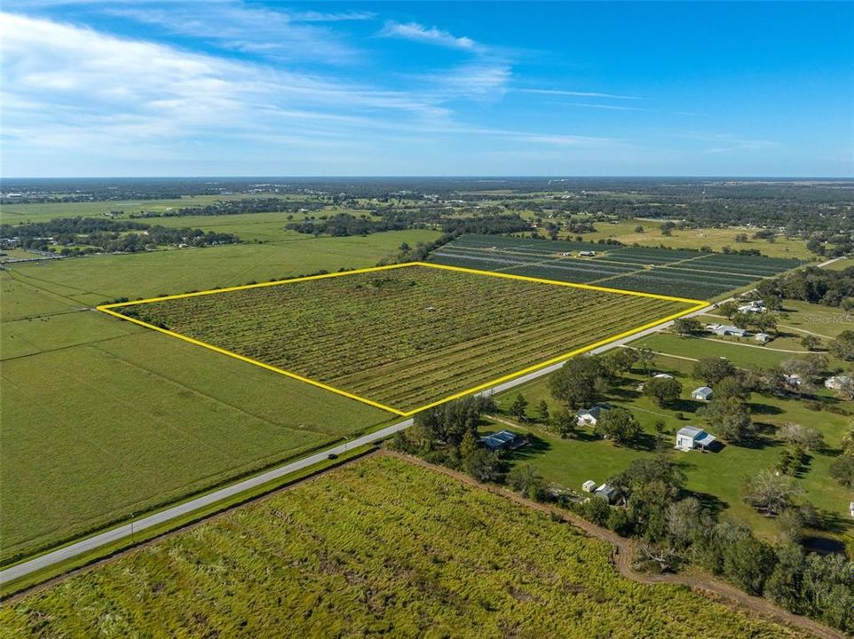 На продажу: $885,000 (40.00 acres)