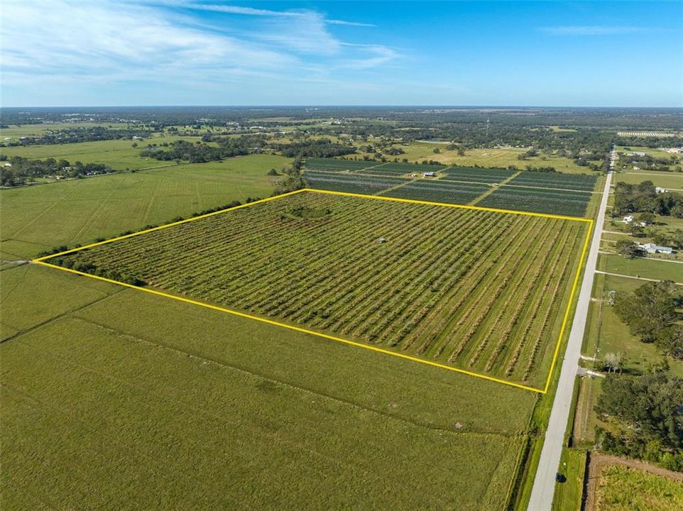 На продажу: $885,000 (40.00 acres)