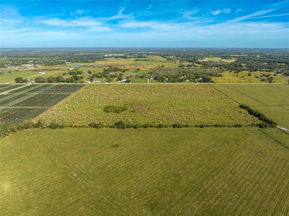 На продажу: $885,000 (40.00 acres)