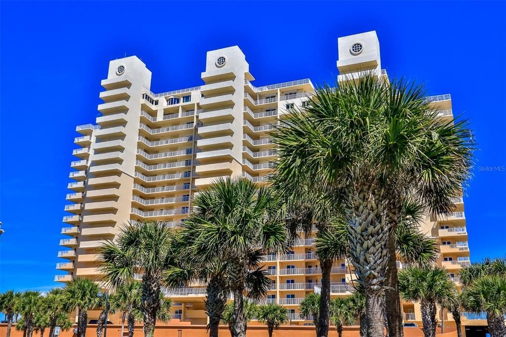 Recently Sold: $1,200,000 (2 beds, 2 baths, 1500 Square Feet)