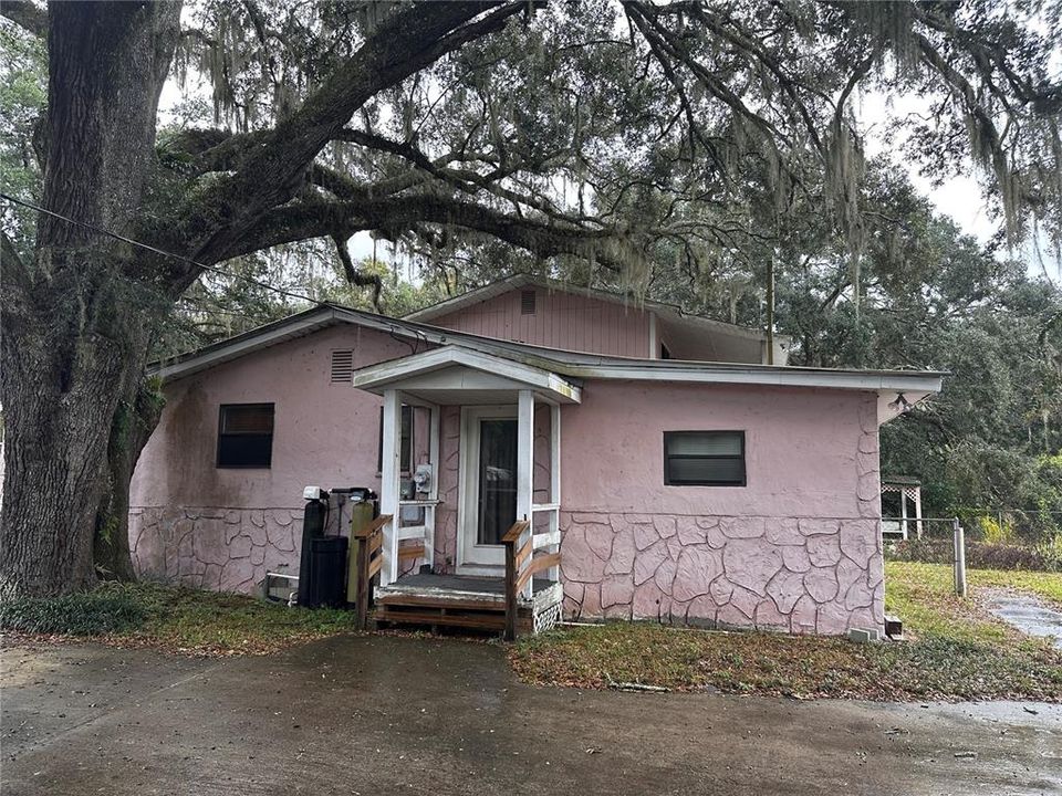 Recently Sold: $99,000 (3 beds, 2 baths, 2075 Square Feet)