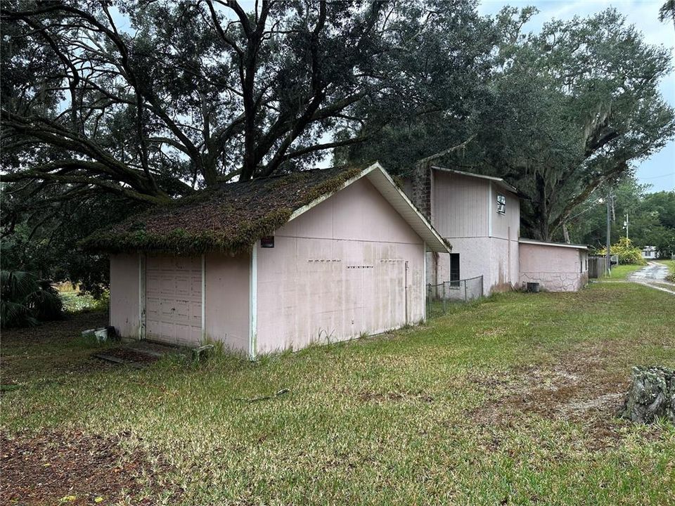 Recently Sold: $99,000 (3 beds, 2 baths, 2075 Square Feet)