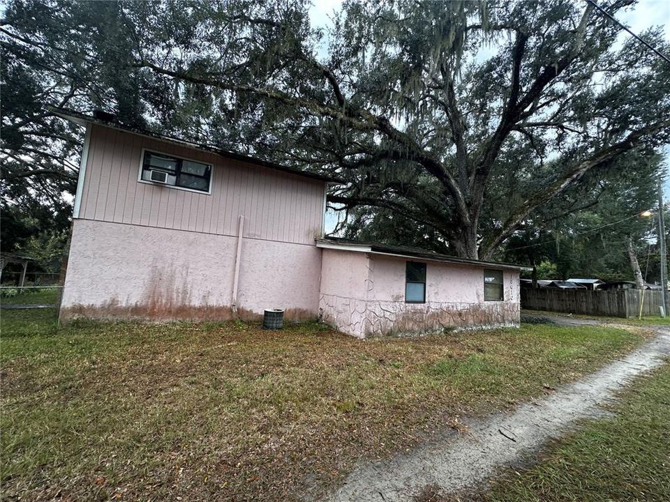 Recently Sold: $99,000 (3 beds, 2 baths, 2075 Square Feet)