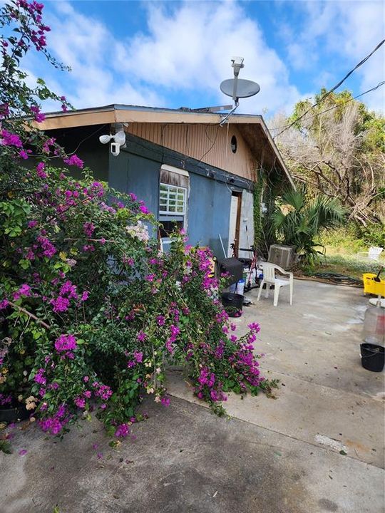 Recently Sold: $400,000 (3 beds, 2 baths, 1736 Square Feet)