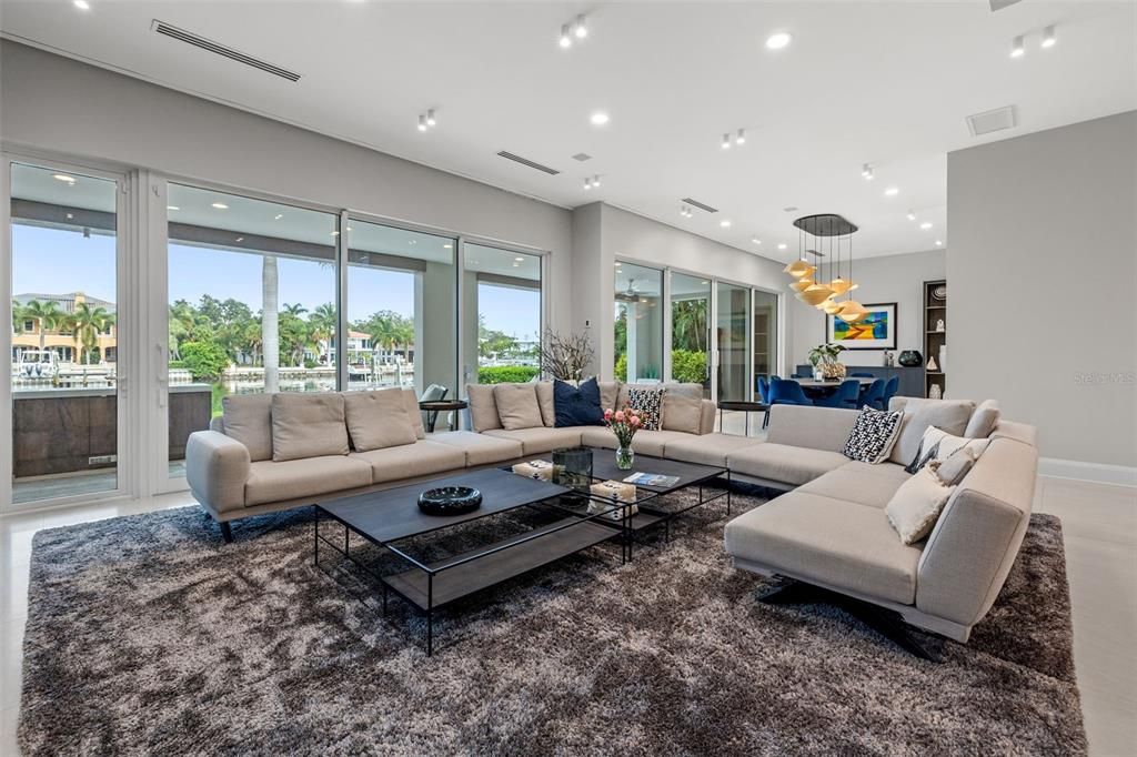 For Sale: $8,000,000 (5 beds, 5 baths, 7029 Square Feet)