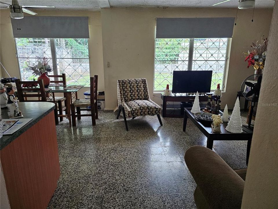 Activo con contrato: $145,000 (3 camas, 1 baños, 0 Pies cuadrados)