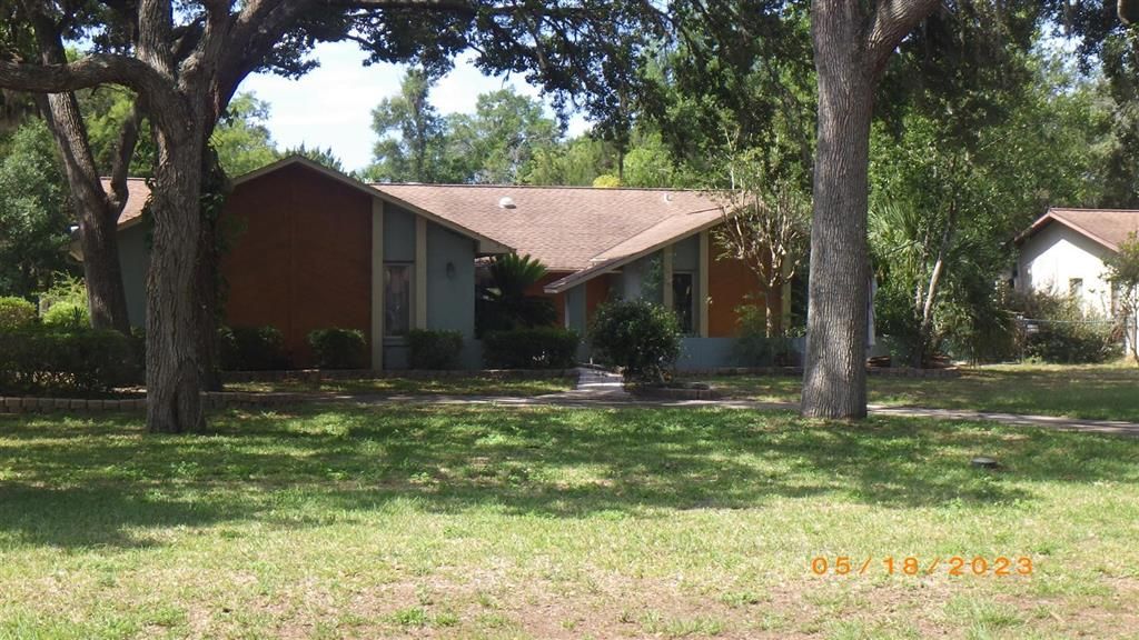 Recently Sold: $460,000 (3 beds, 2 baths, 2200 Square Feet)