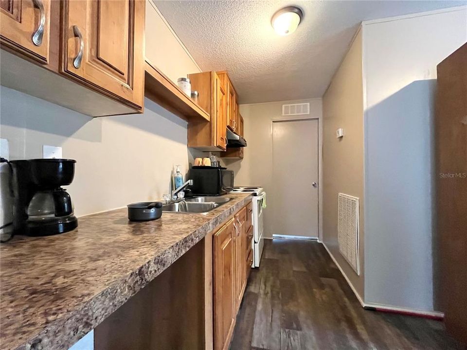 For Sale: $188,000 (3 beds, 2 baths, 1130 Square Feet)