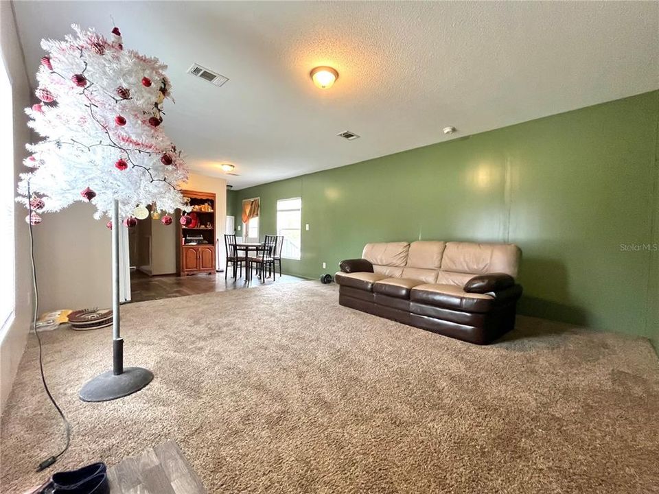 For Sale: $188,100 (3 beds, 2 baths, 1130 Square Feet)