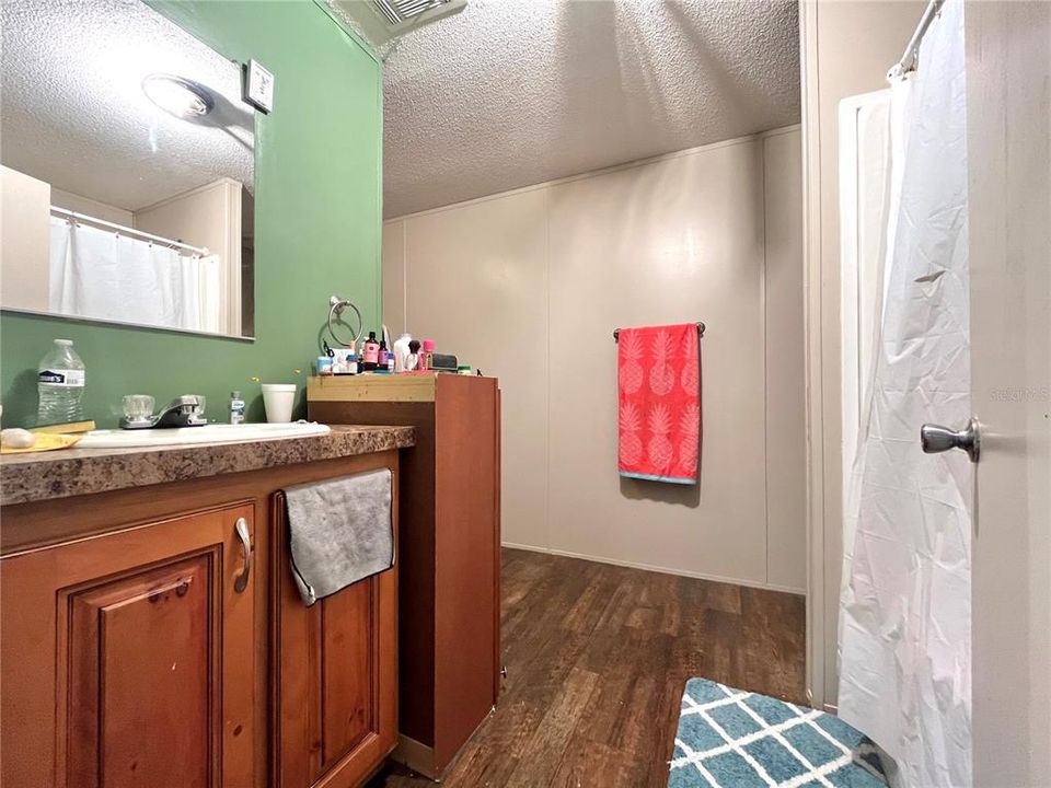 For Sale: $188,100 (3 beds, 2 baths, 1130 Square Feet)