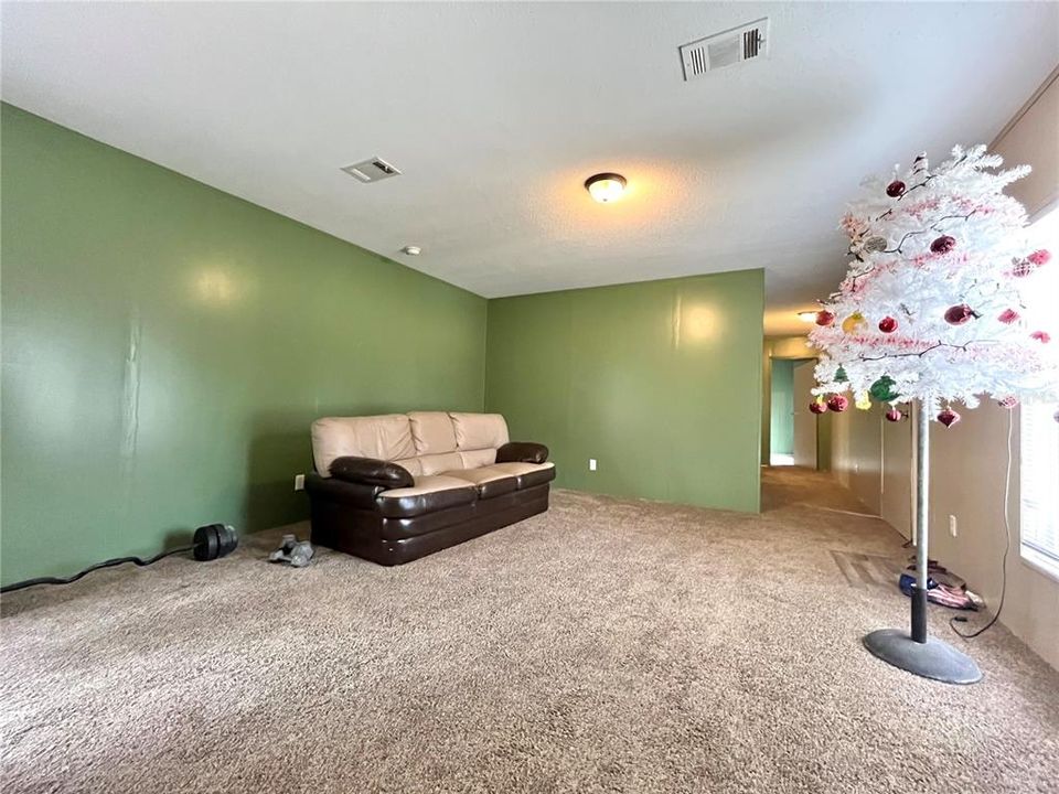 For Sale: $188,100 (3 beds, 2 baths, 1130 Square Feet)