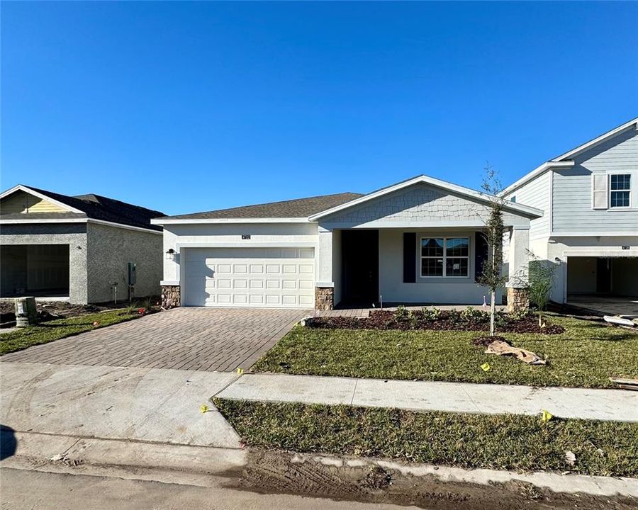 Recently Sold: $425,000 (4 beds, 3 baths, 2109 Square Feet)