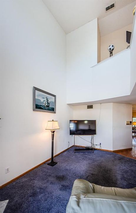 Active With Contract: $575,000 (2 beds, 2 baths, 1686 Square Feet)