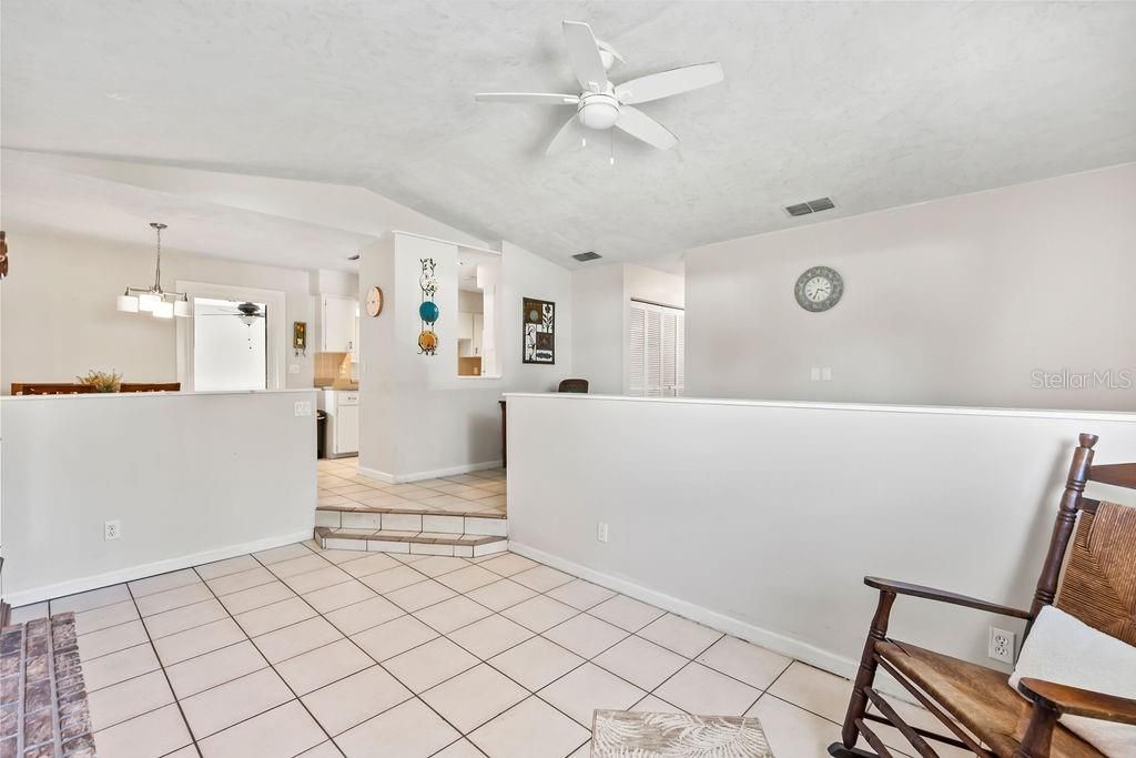 For Sale: $339,900 (2 beds, 2 baths, 1366 Square Feet)