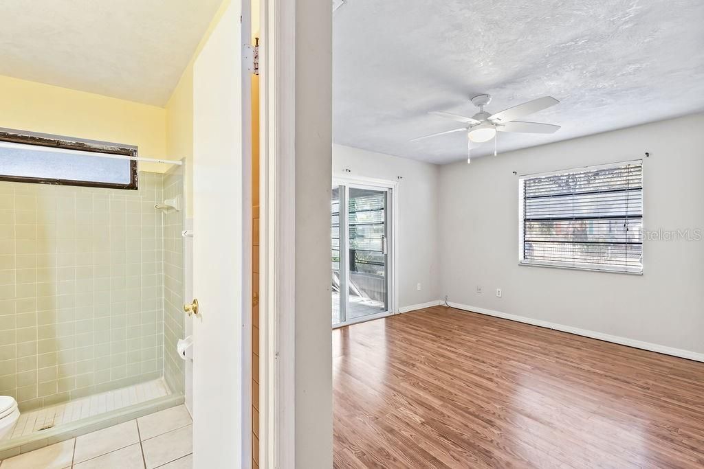 For Sale: $324,900 (2 beds, 2 baths, 1366 Square Feet)