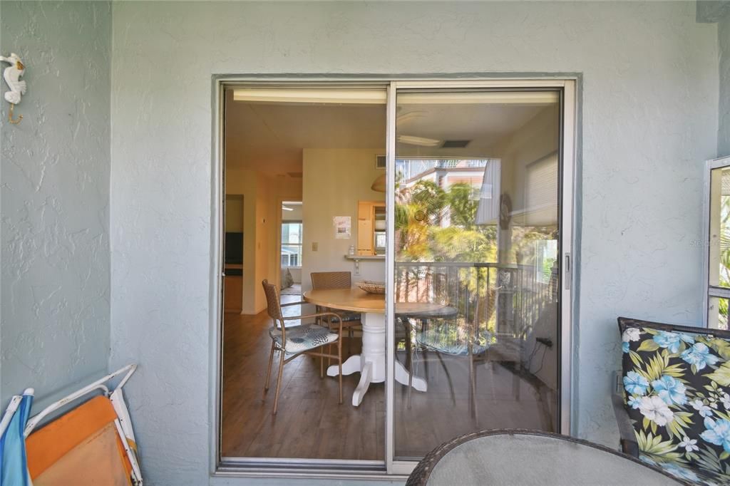For Sale: $535,000 (1 beds, 1 baths, 590 Square Feet)