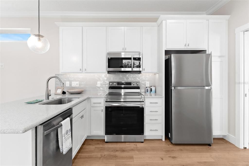 Cabinets and Drawers with Soft Close Doors