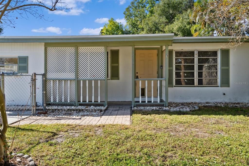 Recently Sold: $199,900 (2 beds, 2 baths, 1175 Square Feet)