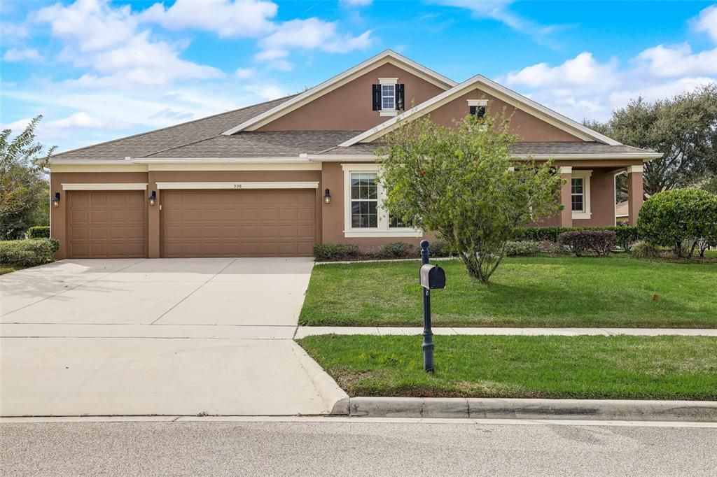 Recently Sold: $539,900 (4 beds, 3 baths, 2744 Square Feet)