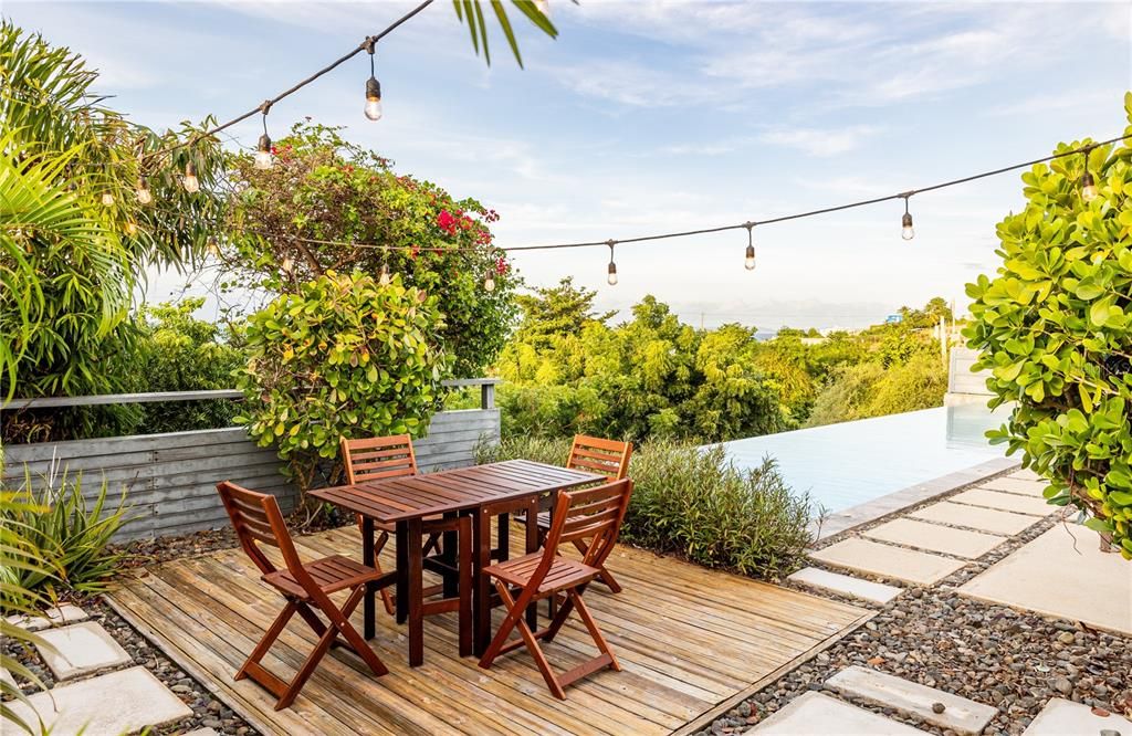 For Sale: $1,750,000 (4 beds, 4 baths, 3430 Square Feet)