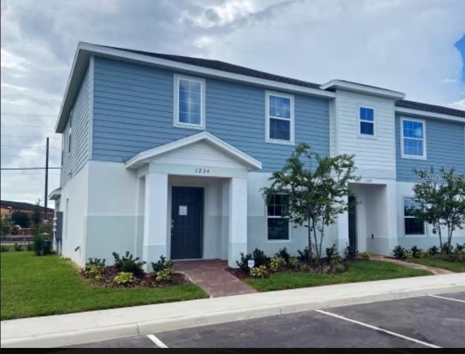 Recently Sold: $335,000 (4 beds, 3 baths, 1982 Square Feet)